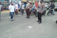 Polsek Leles Polres Garut Giat Atur Lalin Pagi di Depan PT Changsin