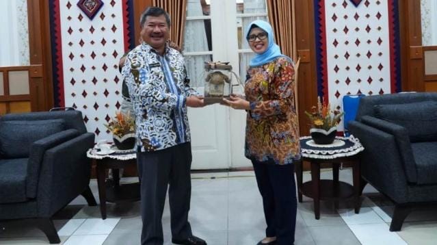 Bupati Blitar Rini Syarifah Saat Laksanakan Kunjungan Kerja ke Pemkab Garut