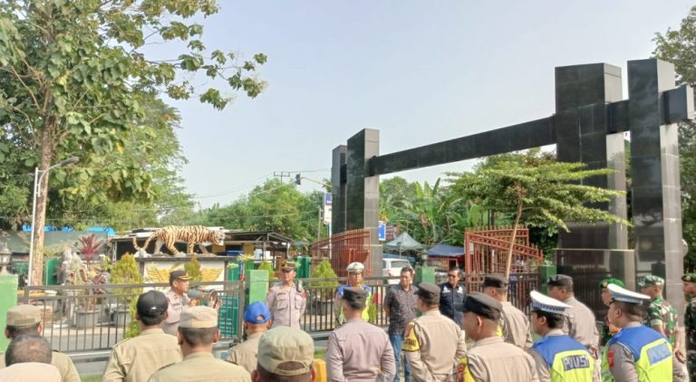 Polsek Telukjambe Timur Polres Karawang Atur Pengamanan Arus Lalin Calon Haji