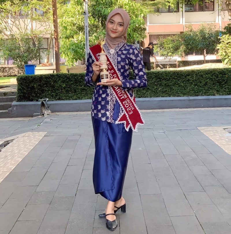 Foto : Mahaiswi Berbakat IPI Garut Asti Rahmiadji Raih Penghargaan Dari Pemkab Garut