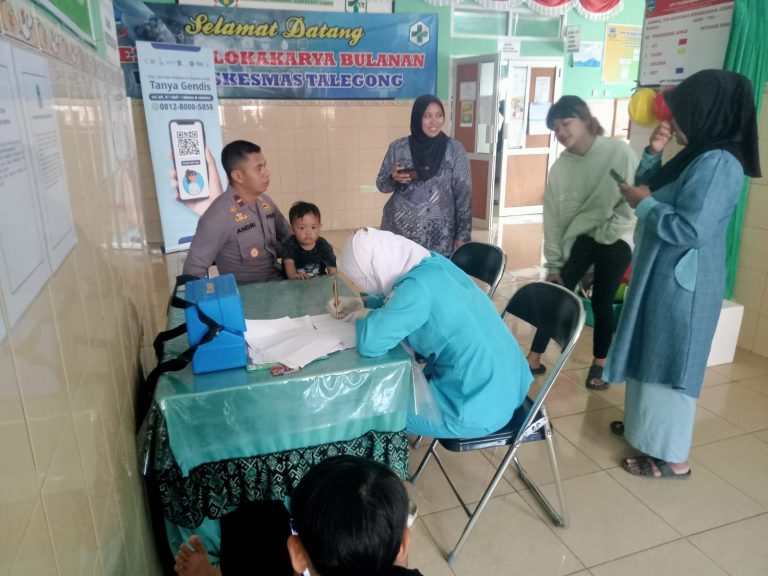 Kapolsek Talegong Polres Garut Monitoring Program Pekan Imunisasi Nasional Polio