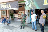 Sinergitas TNI Polri Polsek Cisompet Polres Garut Giat Patroli Dialogis