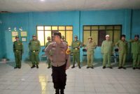 Bhabinkamtibmas Polsek Cibiuk Polres Garut Berikan Pelatihan Kepada Linmas