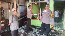 Polsek Wanaraja Polres Garut Cek Kejadian Kebakaran