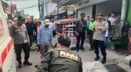Lagi Mengayuh Becak Tiba-tiba Meninggal Polsek Garut Kota Polres Garut Evakuasi Korban