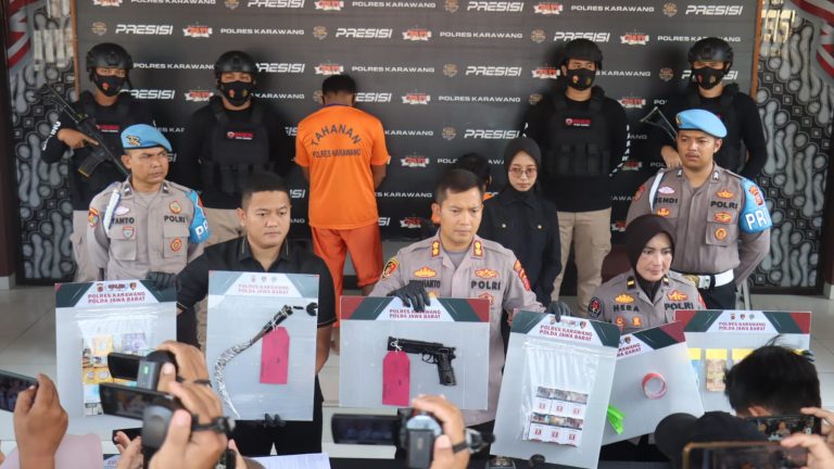 Kapolres Karawang Gelar Konferensi Pers Perampokan Di Minimarket Jatisari