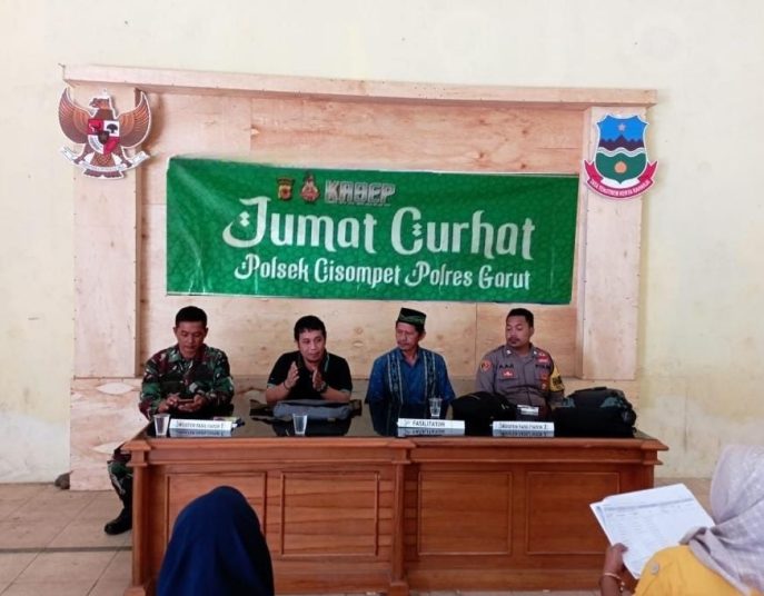 Dengarkan Keluhan Warga Polsek Cisompet Polres Garut Giat Jum'at Curhat