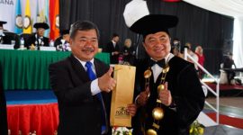 Bupati Garut Berpesan Agar Wisudawan Kuasai Bahasa hingga Keahlian Khusus
