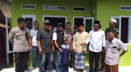 Anggota Polsek Tirtajaya Polres Karawang menghadiri Peresmian Rumah Yatim Piatu di Desa Srikamulyan