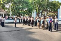 Kabag Ops Polres Garut Pimpin Langsung Pengamanan Keberangkatan Calon Jamaah Haji Asal Garut Kloter ke 2