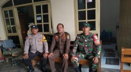 Polsek Cilamaya Lakukan Pengamanan Ibadah Umat Kristiani di Gereja GBI Cilamaya Polres Karawang