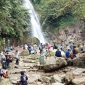 Beri Rasa Nyaman Wisatawan Personil Polsek Tegalwaru Polres Karawang Giat PAM Monitoring Curug Cigeuntis