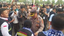 Kapolsek Telukjambe Polres Karawang Timur Pimpin Pam Pemberangkatan 397 Calhaj Asal Karawang