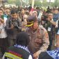 Kapolsek Telukjambe Polres Karawang Timur Pimpin Pam Pemberangkatan 397 Calhaj Asal Karawang