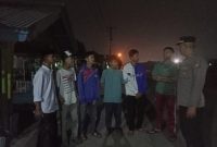 Kapolsek Ciampel Polres Karawang Sasar Jalan Raya BTB 8 saat Patroli Prekat