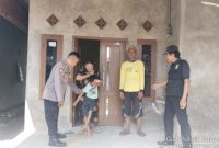 Sambangi Pos Kamling Desa Cibadak Patroli Polsek Rawamerta Polres Karawang Sampaikan Pesan Kamtibmas