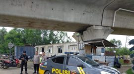 Polsek Telukjambe Polres Karawang Ingatkan Masyarakat untuk Tidak Menyentuh Pagar Pembatas Commisioning