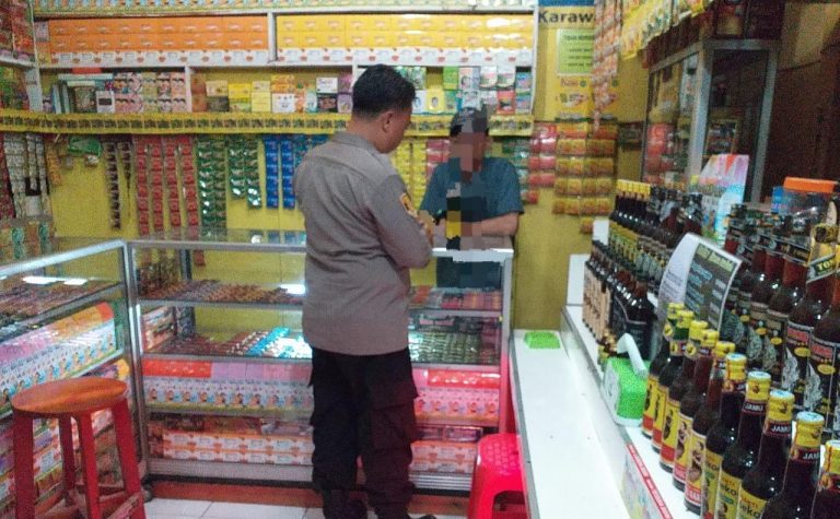 Personil Polsek Tirtajaya Polres Karawang Laksanakan Ops Razia Miras 