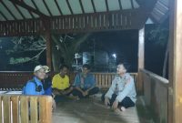Polsek Pedes Polres Karawang Bersama Masyarakat Bentuk Kemanaan Poskamling