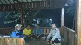 Polsek Pedes Polres Karawang Bersama Masyarakat Bentuk Kemanaan Poskamling
