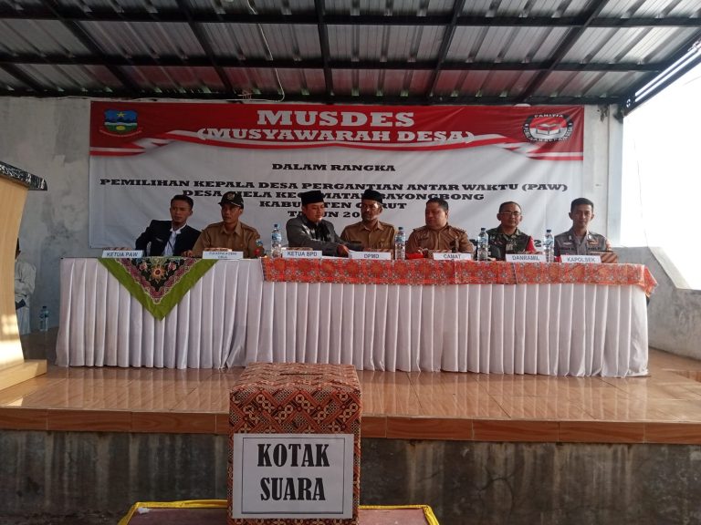 Polsek Bayongbong Polres Garut Melaksanakan Pengamanan PAW Kepala Desa Ciela