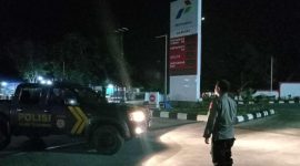 Personil Polsek Tegalwaru Polres Karawang Gelar Strong Point di SPBU