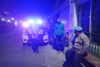 Patroli “Garut Lautan Biru” Gencar Dilaksanakan Polsek Wanaraja Polres Garut