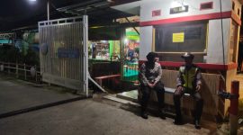 Polwan Cantik asal Polsek Telukjambe Timur Polres Karawang Berpatroli saat Dini Hari