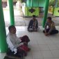 Bhabinkamtibmas Polsek Telukjambe Timur Polres Karawang Tunaikan Sholat Zuhur di Masjid Jami Al Hikmah