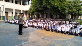 Antisipasi Tawuran Antar Pelajar Polsek Klari Polres Karawang Berikan Binluh Kepada Siswa SMP N 4 Klari 
