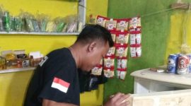 Unit Reskrim Polsek Pedes Polres Karawang Periksa Toko Jamu 