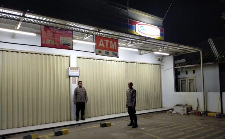 Polsek Tirtajaya Polres Karawang Ciptakan Keamanan di Mini Market