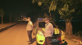 Jajaran Unit Sabhara Polsek Rengasdengklok Polres Karawang Laksanakan Patroli Prekat Malam Hari