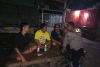 Antisipasi C3 Bhabinkamtibmas Desa Cariumulya Ngawangkong di Pos Ronda
