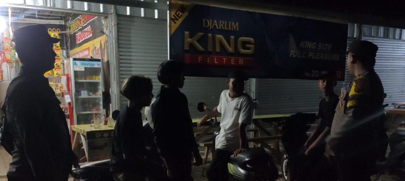 Rutin Patroli Malam Personil Polsek Tegalwaru Cegah Potensi Kejahatan