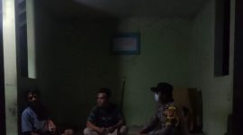 Curhat Warga ke Polisi saat Ngawangkong di Poskamling