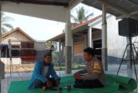 Potret Kedekatan Bhabinkamtibmas Polsek Batujaya Polres Karawang Bersama Warga 