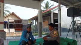 Potret Kedekatan Bhabinkamtibmas Polsek Batujaya Polres Karawang Bersama Warga 