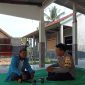 Potret Kedekatan Bhabinkamtibmas Polsek Batujaya Polres Karawang Bersama Warga 