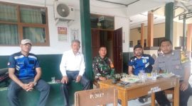Sinergitas TNI-Polri Polsek Rawamerta Polres Karawang Jaga Kegiatan SMPN I Rawamerta 