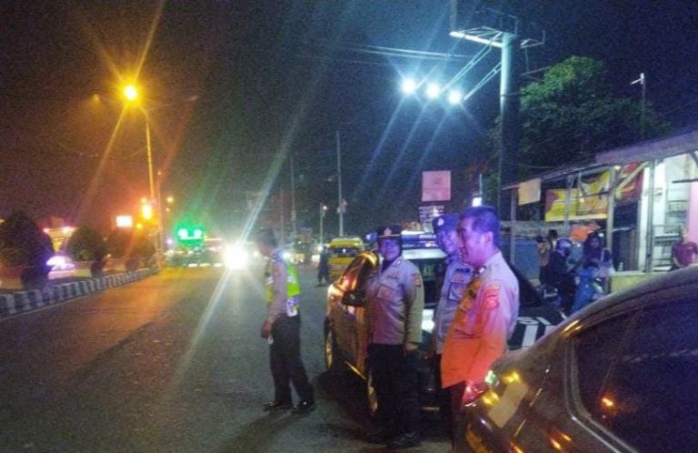Polsek Karawang Kota Antisipasi C3 dan Gukamtibmas Pada Malam Hari 
