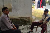 Bhabinkamtibmas Polsek Karawang kota Sambang dan Sapa Warga Kampung Kosambijaya 