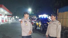 Anggota Polsek Pedes Polres Karawang laksanakan Patroli Prekat di Kecamatan Cilebar