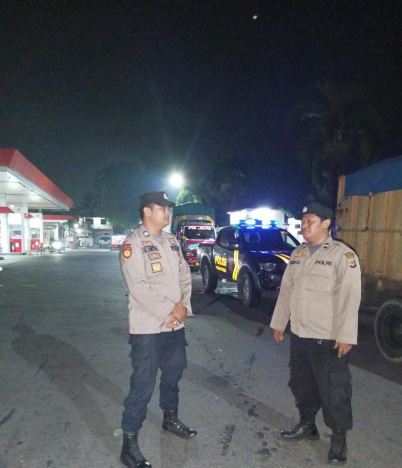 Anggota Polsek Pedes Polres Karawang laksanakan Patroli Prekat di Kecamatan Cilebar