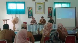 Panit Patroli Polsek Rengasdengklok Polres Karawang Hadiri Rapat Minggon Kecamatan Kutawaluya