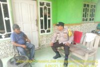 Pak Bhhabin Polsek Pakisjaya Polres Karawang Sambang Dialogis Dengan Warga Desa Telukbuyung 