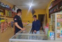 Personil Piket Reskrim Polsek Rengasdengklok Polres Karawang Melaksanakan Razia Minuman Keras