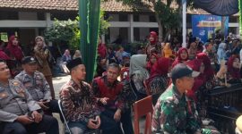 Kapolsek Pangkalan Polres Karawang Bersama Muspika Hadiri Acara Perpisahan Siswa SMPN 1 Pangkalan