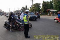 Pelayanan Gatur Pagi Depan Pupuk Kujang Oleh Personil Polsek Cikampek Polres Karawang 