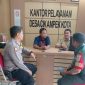 Ajak Kantibma  Bhabinkamtibmas Polsek Cikampek Polres Karawang Bersama Babinsa